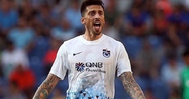 'Yeni kaptanlar Sosa ve Pereira'
Takımın iki kaptanı Onur Kıvrak ve Burak Yılmaz kadro dışı bırakılınca yeni kaptanların Jose Sosa ve Pereira olduğunu belirten Hacısalihoğlu, sakatlanan Kucka'nın da 6 hafta forma giyemeyeceğini söyledi.