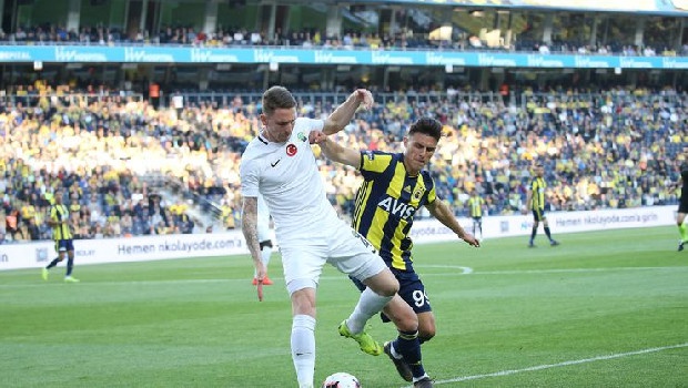 TRT Spor muhabiri Barış Yurduseven, sosyal medya hesabından Galatasaray hakkında flaş bir transfer iddiasını gündeme taşıdı. Barış Yurduseven sosyal medya hesabından yaptığı paylaşım ile Ankaragücü'nün genç kalecisi Altay Bayındır'ın gelecek sezon Galatasaray'da forma giyeceğini belirtti. Yurduseven, "Ankagücü'nün Ümit Milli Kalecisi Altay Galatasaray'da..." tweetiyle sarı kırmızılı taraftarları heyecanlandırdı.