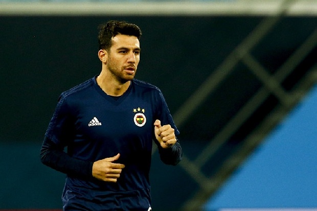 İsmail Köybaşı - Fenerbahçe
Fenerbahçe`de 10 futbolcunun sözleşmesi bitiyor. Bu isimlerden biri de İsmail. İsmail ile Göztepe ve Kasımpaşa ilgileniyor.