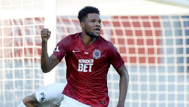 Galatasaray'ın transfer etmek istediği Benjamin Tetteh'in Aslan’ın sunduğu şartları şimdiden kabul ettiği ve tarafların anlaşmasını dört gözle beklediği ifade edildi. (Fanatik)