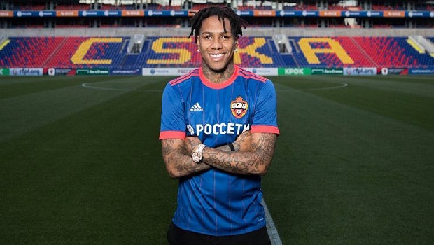Golcü arayışlarına devam eden Fenerbahçe, şu anda bonservisi elinde olan Abel Hernandez'le masaya oturdu. (Güneş)