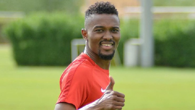 Cim-Bom orta alandaki ihtiyacını gidermek için Kayserisporlu Mensah’ı gündemine aldı. Kayserispor’un 3.6 milyon euroya bonservisini aldığı 24 yaşındaki Ganalı futbolcu için 8 milyon euro istediği ve kiralama formülüne sıcak bakmadığı bildirildi. Galatasaray ise Mensah için Kayseri’ye satın alma opsiyonlu kiralama teklifinde bulunmuştu. (Fanatik)