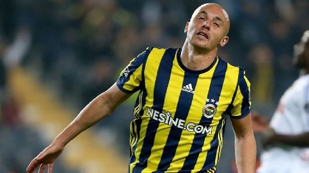 * 2013-14’te Süper Ligin gol kralı oldu.