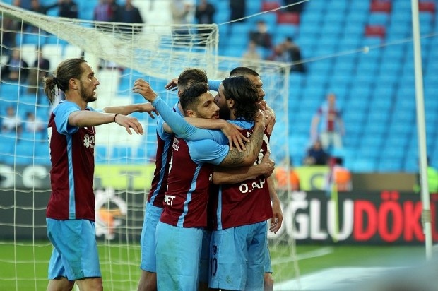 * Takımın dengesini bozacak, insanların nefretini kazanacak, şehirle alakası olmayan, sadece para için gelen oyuncuları almayalım.