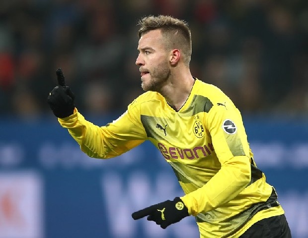 Alman Sport-1, Fenerbahçe'nin Dortmund'da beklentileri karşılayamayan Andriy Yarmolenko'ya talip olduğunu iddia etti.