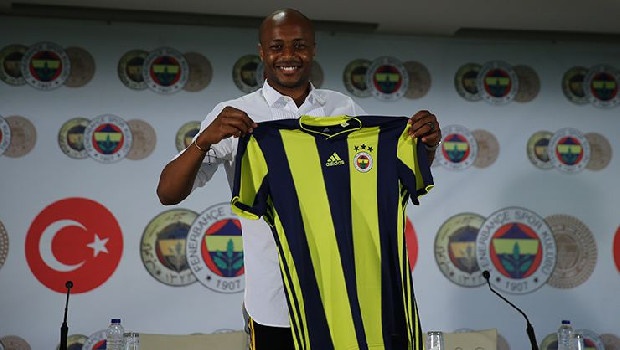 Fenerbahçe'nin geçtiğimiz sezon İngiliz ekibi Swansea'den kiraladığı Andre Ayew'in İnstagram hesabı hacklendi. 30 yaşındaki Ganalı oyuncunun hesabından Fenerbahçe logosu, "Swansea City de çok sıkıldım havası bunalttı. Fenerbahçe'ye dönüyorum" ibaresiyle paylaşıldı.