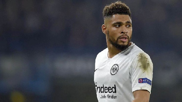 Fransız spor sitesi RMC de Fenerbahçe'nin Simon Falette'yi renklerine bağlayacağını yazdı. Transferin imzaya kaldığı belirtildi.
