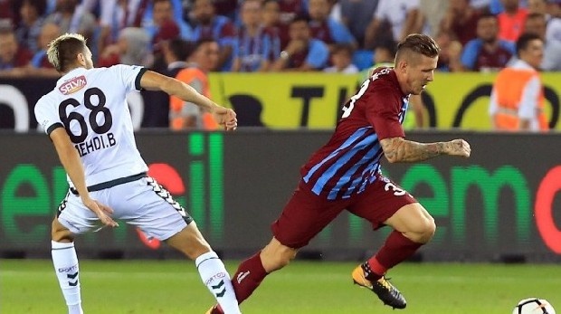 'Kucka'ya teklif gelirse değerlendirebiliriz'
Ayrıca Kucka'nın ayrılma haberleri ile ilgili 'Şu an transfer dönemi değil, transfer döneminde teklif gelirse değerlendirebiliriz. Hiç kimseyle ilgili verilmiş bir ayrıık kararı yok. Nedense bizim için yazılıyor ama mesela Başakşehir'le ilgili bir oyuncu Trabzonspor'a gidecek diye yazılmıyor' şeklinde konuştu. Asbaşkan, Tolgay Arslan'ın transferleriyle ilgili de yorumsuz kaldı.