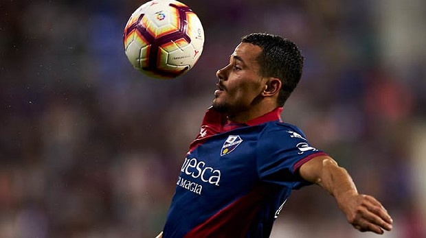 Sezon başında Osmanlıspor'dan La Liga ekiplerinden Huesca'ya transfer olan Serdar Gürler, menajeri tarafından Galatasaray'a önerildi. Ancak Fatih Terim, milli futbolcuyu istemedi. Serdar'ın bu gelişme sonrasında Göztepe ile imza aşamasına geldiği ifade ediliyor. (Takvim)