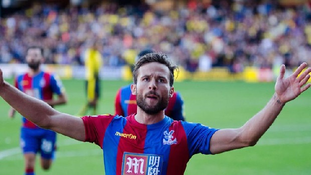 Futbolcu menacerleri, Sarı- Lacivertliler’e her gün yeni oyuncular önermeye devam ediyor. Bu isimlerden sonuncusu Yohan Cabaye oldu. Fransız orta saha oyuncusu, sezon başında imza attığı Al-Nasr ile olan sözleşmesini fesh etti. “Bir an önce futbola dönmek istiyorum” diyen 33 yaşındaki futbolcu, Fenerbahçe’ye önerildi. Cabaye’nin yaşı nedeniyle transfere çekimser yaklaşılsa da maliyetin uygun olması sebebiyle teklif hemen reddedilmedi. (Fanatik)
