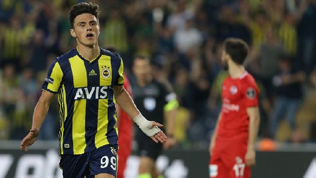 Eljif Elmas için bir teklif de Tottenham’dan geldi. İngiliz kulübünün 19 milyon Euro+Janssen’i önerdiği iddia edildi. Eljif için daha önce A.Madrid ile Sevilla kulüpleri de takas + para karşılığında yaklaşık 23 milyon Euro civarında teklif sunmuştu. (Takvim)