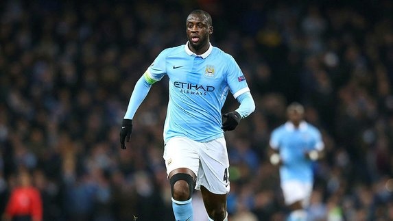 İngiltere Premier Lig ekiplerinden Manchester City'de forma giyen Yaya Toure, sezon sonunda ayrılıyor. Yeniden başkan seçilmesi durumunda çok iyi bir kadro kuracağının sözünü veren Fenerbahçe Başkanı Aziz Yıldırım şimdiden kolları sıvadı. Fakat birçok ülkede transfer çalışmaları yapan Sarı-Lacivertliler'in bu kez yıldız ayağına geldi!.. Yaya Toure'nin menajerinin Fenerbahçe ile temasa geçtiği öğrenildi. Yaya Toure'ye başka Türk takımlarının da ilgilendiği belirtiliyor.