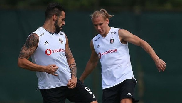 Beşiktaş, özellikle döviz kurlarındaki yükseliş nedeniyle mali disiplini sağlamak amacıyla Vida ve Negredo'yu elinden çıkarmaya hazırlanıyor. Vida için Sevilla ve bir İtalyan kulübünün devrede olduğu belirtiliyor. Negredo’yu isteyen tek kulübün ise R.Vallecano olduğu belirtiliyor. (Akşam)