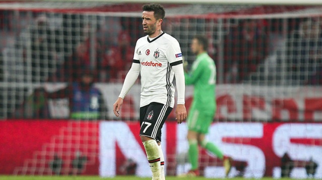 GÖKHAN GÖNÜL
Sağ bekte vazgeçilmezlerden birisi Gökhan Gönül, eski takımına karşı yine mücadele edecek.
