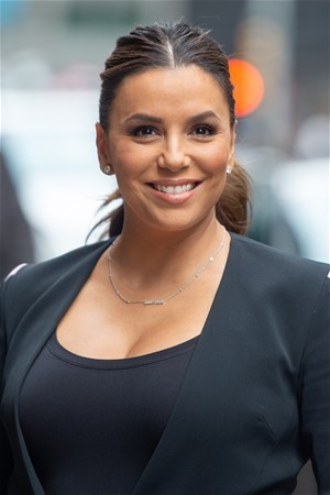 Ülkemizde de yayınlanan Umutsuz Ev Kadınları dizisinin oyuncularından 43 yaşındaki Eva Longoria,Kaliforniya'da bir markette görüntülendi.Backgrid USA
