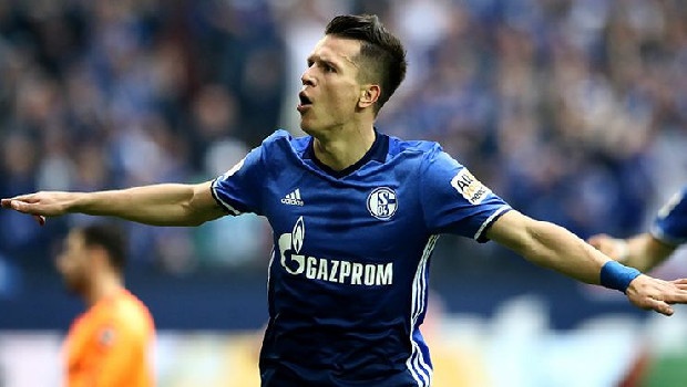 Beşiktaş, Schalke 04forması giyen Ukraynalı kanat oyuncusunun peşine düştü. Son yıllarda kulübün gündemine sık sık gelen 29 yaşındaki futbolcu için görüşmeler başladı. (Fanatik)