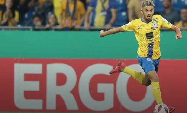 Trabzonspor, Türkiye U-21 Milli Takımı'nda forma giyen Ahmet Canbaz ve Yusuf Sarı'yı transfer etmek istiyor.