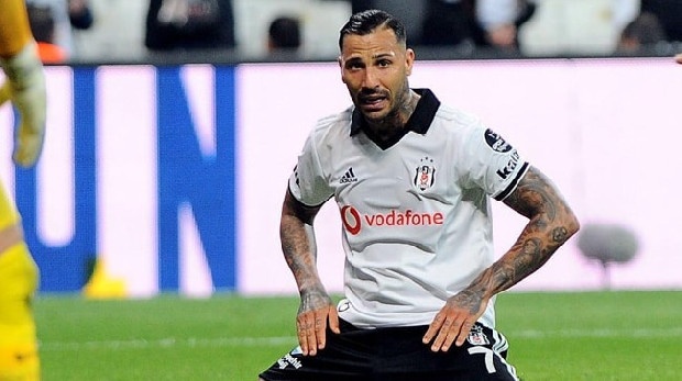Ricardo Quaersma’nın gelecek sezon Beşiktaş’ta kalıp kalmayacağı sorusu hala cevabını ararken, Porto yıldız futbolcu için harekete geçti. (Star)