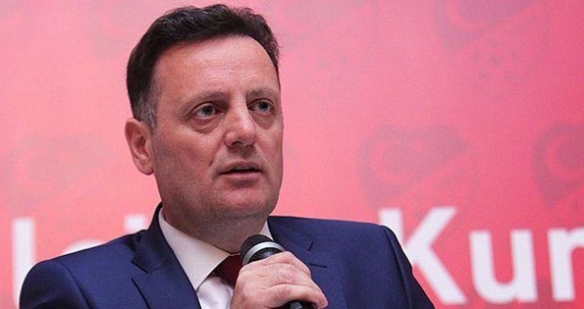 İbrahim Usta
TFF yöneticisi ve eski Arsinspor Başkanı İbrahim Usta’nın, Trabzonspor kulübüne başkan olma hayalinin bulunduğunu herkes biliyor. Ekonomik olarak da oldukça güçlü olan İbrahim Usta’nın, şu an sadece nabız yokladığı ve sadece yakın çevresiyle bir durum değerlendirmesi yaptığı öğrenildi.