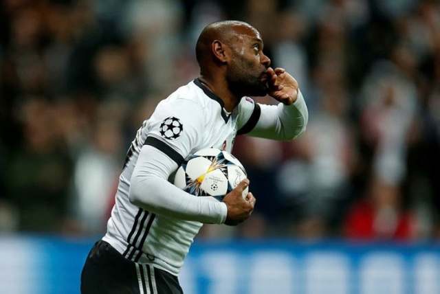 VAGNER LOVE
Beşiktaş'ın devre arasınra renklerine bağladığı Love'nin yeni rotası olarak Brezilya gösteriliyor. Siyah beyazlılar bu oyuncuyu takasta kullanabilir. Love olmazsa Negredo'nun gönderilip farklı tipte bir golcünün transferi gerçekleşir.