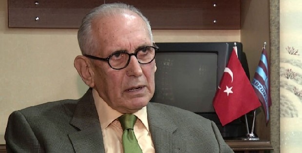 Sümer kendisinin görevi kabul edeceğini ama Başkan’ın da kendisine Aralık’ta yapılacak kongrede adaylığını koyma sözü vermesini istedi. Şimdi başlayıp, Aralık’ta yeniden değişecek olan bir plan için göreve gelmeyeceğini söyledi.
