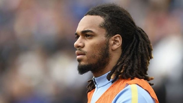Galatasaray'da Fatih Terim'in takımda kalmasını istediği Jason Denayer için Manchester City 12 milyon Sterlin istedi.