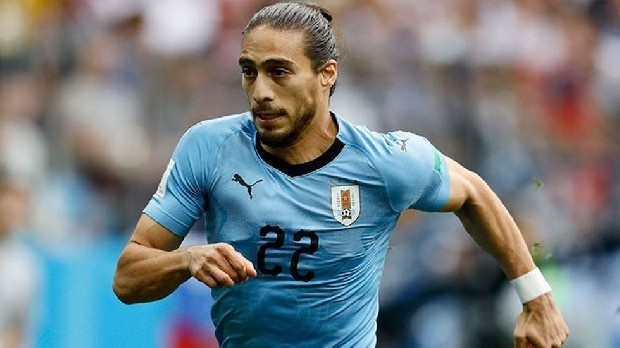 Sağ bek arayışlarını sürdüren Beşiktaş, İtalyan ekibi Lazio’da görev yapan Martin Caceres’i gündemine aldı. Dünya Kupası’ndaki performansıyla dikkat çeken Uruguaylı yıldız için bu hafta resmi görüşmelerin başlaması bekleniyor. (Fanatik)