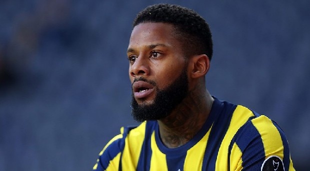 JEREMAIN LENS | SUNDERLAND >> FENERBAHÇE | 2016 | Fenerbahçe’nin etkisiz kanat oyunlarına merhem olan Hollandalı futbolcu, sarı-lacivertliler o sezon herhangi bir başarı elde edemese de taraftarları en çok heyecanlandıran isimlerden biriydi.