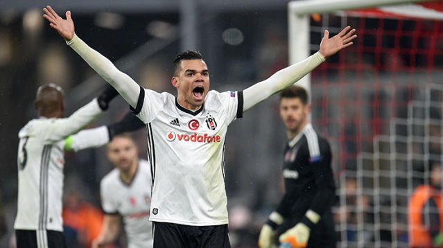 PEPE
Sarı kart cezası nedeniyle ligdeki karşılaşmada oynayamayan Pepe, bu kez sahadaki yerini alacak.