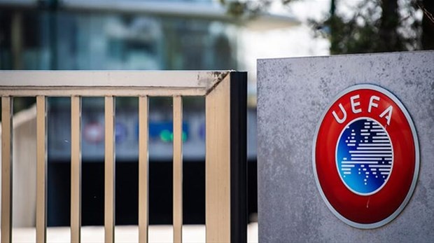 UEFA'nın bu kararı öncelik Şampiyonlar Ligi ve Avrupa Ligi'nde uygulayacağı öğrenildi.