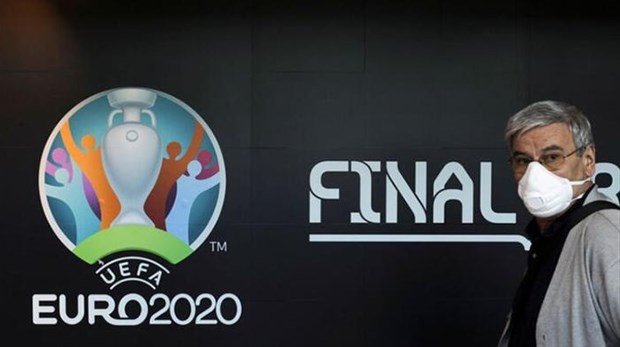 UEFA, 55 üye ülkeyle video konferans yoluyla dün bir toplantı yaptı. Burada birçok önemli konu masaya yatırıldı. 23 Nisan Perşembe günü yapılacak nihai toplantı öncesi kararlaştırılması gereken konular başlıklar halinde çıkarıldı.