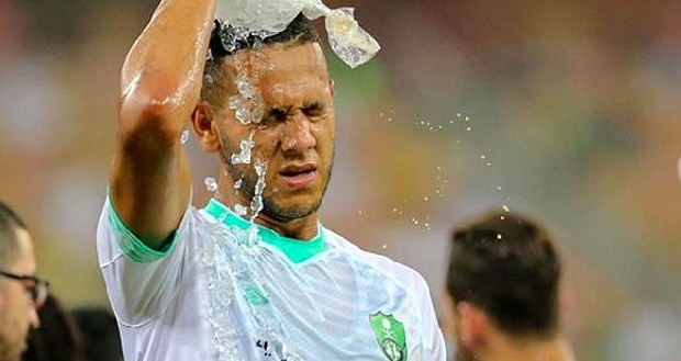 AL Ahli’yle yollarını ayırma noktasına gelen Fenerbahçe’nin eski oyuncusu Josef de Souza’nın alacaklarının ödendiği ve kulüpte kaldığı belirtildi. Josef’in yeni sezonda kariyerine Türkiye’de bir takımda devam edeceği iddia edilmişti.