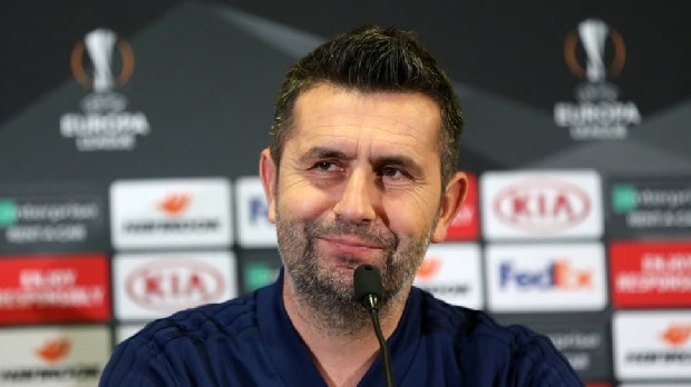 Fenerbahçe'nin 1 numaralı hoca adayı Bjelica net konuştu: “Fenerbahçe'yle görüştüm. Ancak henüz bir anlaşma yok. Diğer tüm teklifleri bir kenara koydum. Çünkü, Fenerbahçe benimle ilgilenen en büyük kulüp. Eğer anlaşamazsam, diğer tekliflere bakacağım.”