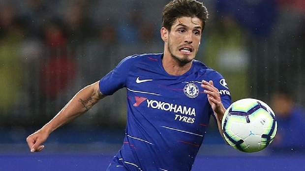Portekiz medyasında yer alan haberlere göre; Karadeniz temsilcisinde yardımcı antrenör olarak görev yapan İngiliz Eddie Newton, Chelsea forması giyen ve Portekiz Ligi takımlarından Rivo Ave kulübünde kiralık (2021 yılına kadar) olarak forma giyen Lucas Piazon'u transfer edilmesi yönünde talebini yönetime iletti. (Ajansspor)