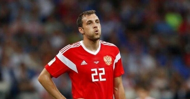 F.Bahçe'nin Zenit ve Rusya Milli Takımı'nın tecrübeli golcüsü Artem Dzyuba'yı transfer etmek istediği menajeri tarafından da doğrulandı. Ancak Dzyuba Fener'e sıcak bakmıyor.