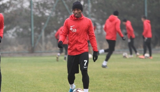 Jesse Sekidika kimdir, kaç yaşında, nerede oynuyor?
Jesse Sekidika, 14 Temmuz 1996'da Nijerya'nın Port Harcourt şehrinde dünyaya geldi.