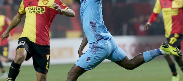 SÖZLEŞMELERİ SONA ERİYOR
Süper Lig'de forma giyen birçok önemli ismin sözleşmesi 31 Mayıs 2019 tarihinde sona erecek. Listede yıldız isimler var. Peki bu isimler kimler? İşte sözleşmesi bitecek futbolcular...