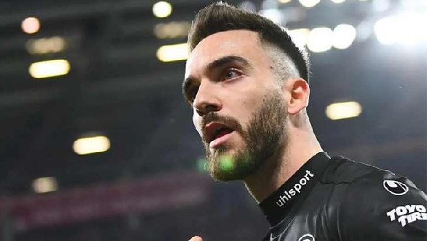 Trabzonspor’un transfer listesine son giren isim Milli oyuncu Kenan Karaman oldu. Fortuna Düsseldorf forması giyen hücumcu için yoklamalar başladı (Fanatik)