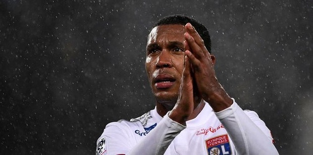 Beşiktaş'ın 2016 ve 2017 yıllarında yaşadığı şampiyonluklarda büyük pay sahibi olan Marcelo Guedes yeniden siyah-beyazlı formayı giymeyi çok istiyor. Beşiktaş, 1.5 milyon euroluk teklifi düşük bulan Lyon'u makul bir fiyata ikna edip transferi noktalamayı hedefliyor. (Fotomaç)