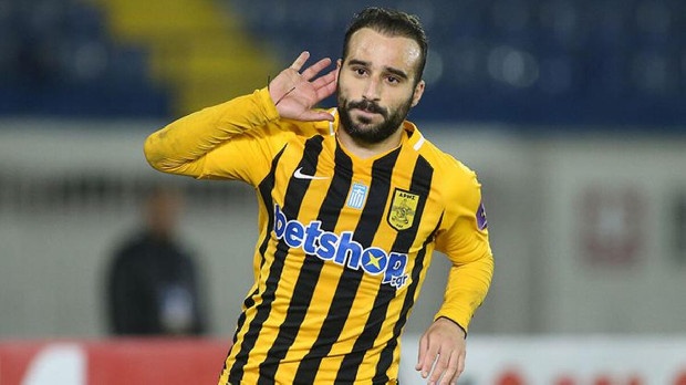 Trabzonspor'a Komşu'dan iki transfer
Komşu'da yayın yapan Neakriti gazetesi, Trabzonspor'un Semedo ve Fetfatzidis'in transferinde ısrarlı olduğunu yazdı. Yunanistan'ın Neakriti gazetesi, Trabzonspor'un Lisandro Semedo ve Giannis Fetfatzidis'e ilgisinin kuvvetli şekilde devam ettiğini yazdı. 23 yaşındaki Semedo'nun, OFI Girit'te sergilediği performansla (25 maç/7 gol+5 asist) gözleri üzerine çektiği belirtildi. Bordo-mavili takımın, Semedo'nun yanı sıra Aris Selanik takımında forma giyen Giannis Fetfatzidis'le de ilgilendiği kaydedildi. 29 yaşındaki Yunan oyuncu bu sezon forma giydiği 34 karşılaşmada 3 gol ve 9 asiste imza attı. Kanatlarda görev yapan ikili için yönetimin gelişmelere göre son kararı vermesi bekleniyor.