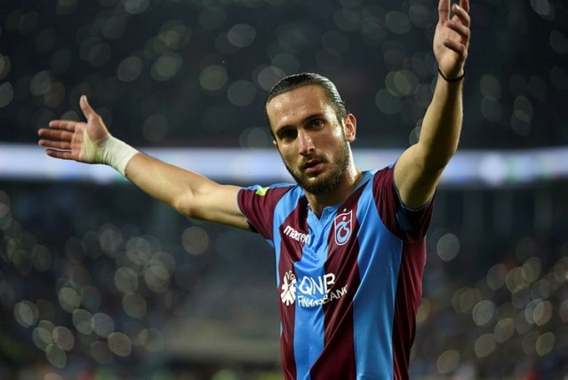 Trabzonspor'un milli oyuncusu Yusuf Yazıcı, sabah idmanından sonra Başkan Ahmet Ağaoğlu ile görüşerek Fransa'nın Lille takımına transfer olmak istediğini belirtti.
