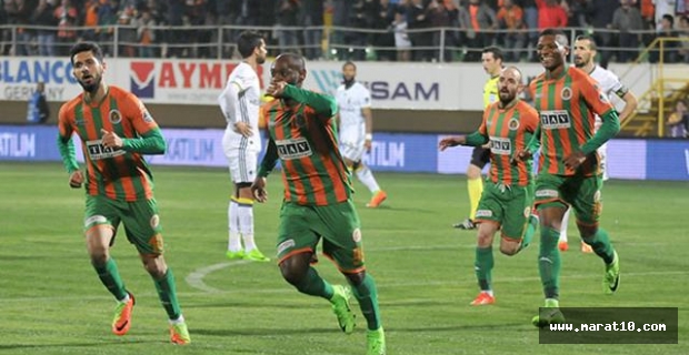 Transfer listesinin ilk sırasında Emre Akbaba