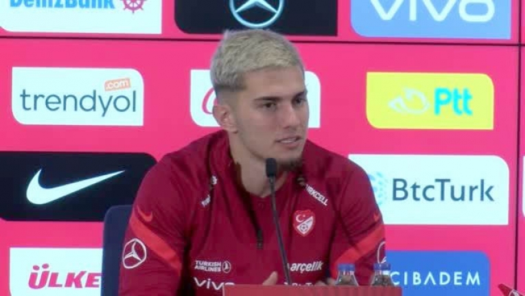 Berat Özdemir'e milli maç sonrası tepki çeken soru!