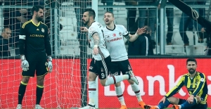 Soyunma odasında kavga!