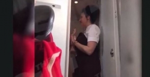 Havada şok anlar! Uçak tuvaletinde seks...