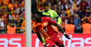 Gomis'in tek rakibi Ronaldo