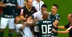 Melo yine kavga etti!