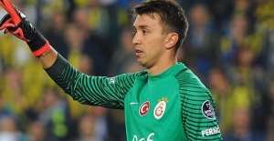 Muslera, Fatih Terim'e bunu da yaptırdı