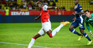 Bomba patlıyor... Bedavaya dev golcü!