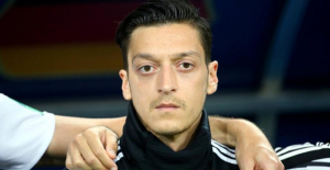 Mesut Özil'den tarihi tokat!